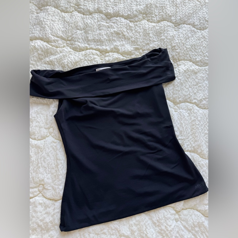 ❌SOLD❌ Aritzia Original Contour Ravish Top black size small - Picture 4 of 6
